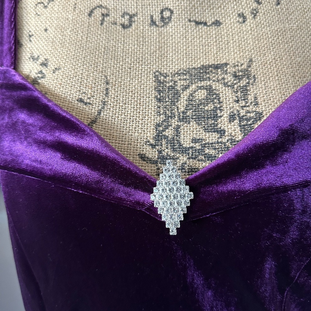 🆕Candalite Purple Velvet Gown - Picture 7 of 15